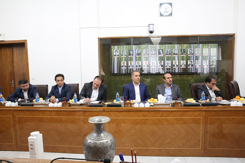 جلسه مشترک نمایندگان پارلمانی سازمان های تابعه وزارت اقتصاد به میزبانی بانک ملی ایران برگزار شد