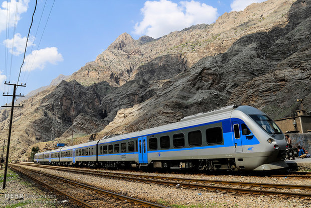 کاهش ۴ میلیونی مسافران قطار در ایران