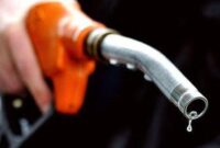 اختیار تام دولت برای افزایش قیمت سوخت/ بنزین ۳نرخی می‌شود؟