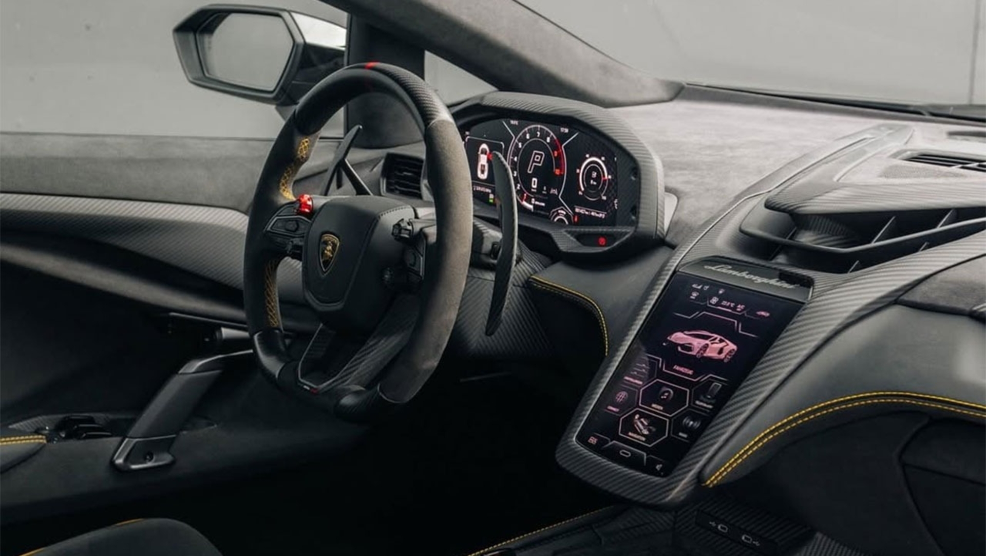 نمای داخل خودرو لامبورگینی روئلتو نوویتک