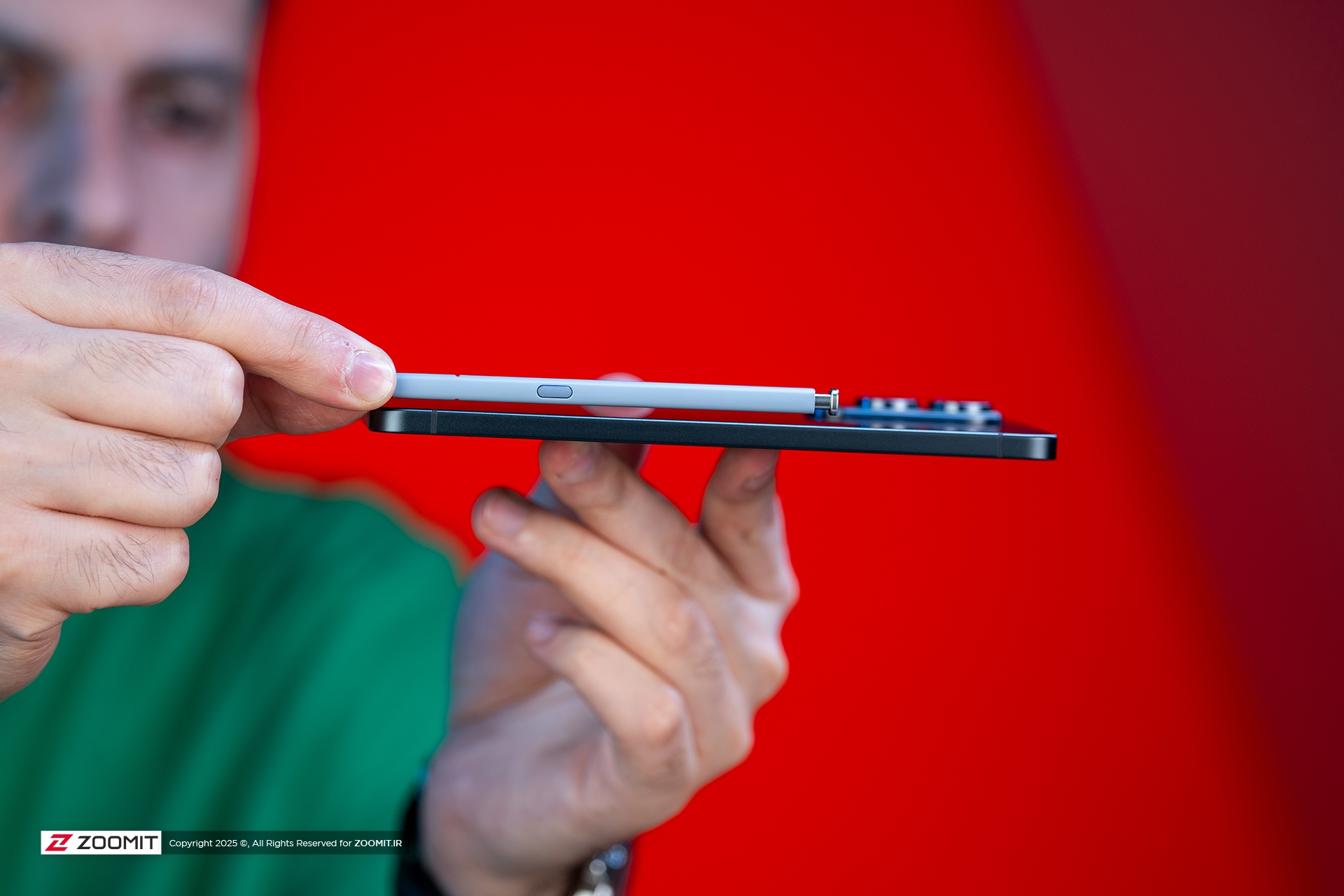 ضخامت گلکسی اس ۲۵ اج در مقایسه با اس پن