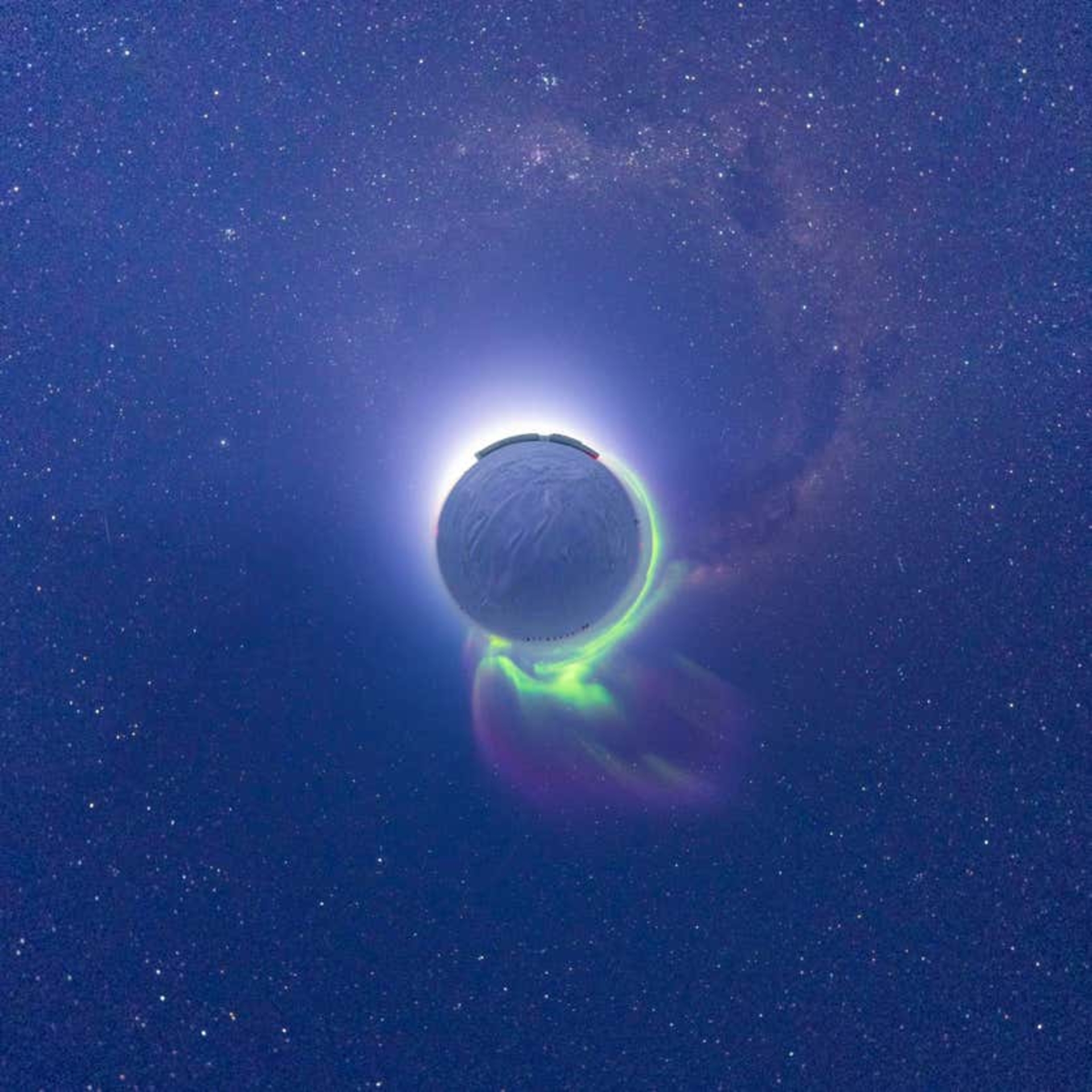 طلوع خورشید در قطب جنوب