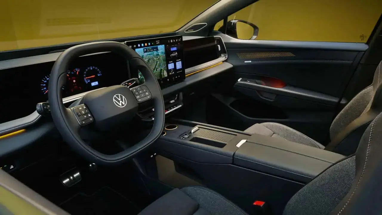 طراحی داخلی و داشبورد خودروی فولکس‌واگن (Volkswagen) ID. Tiguan با نمایشگر دیجیتال