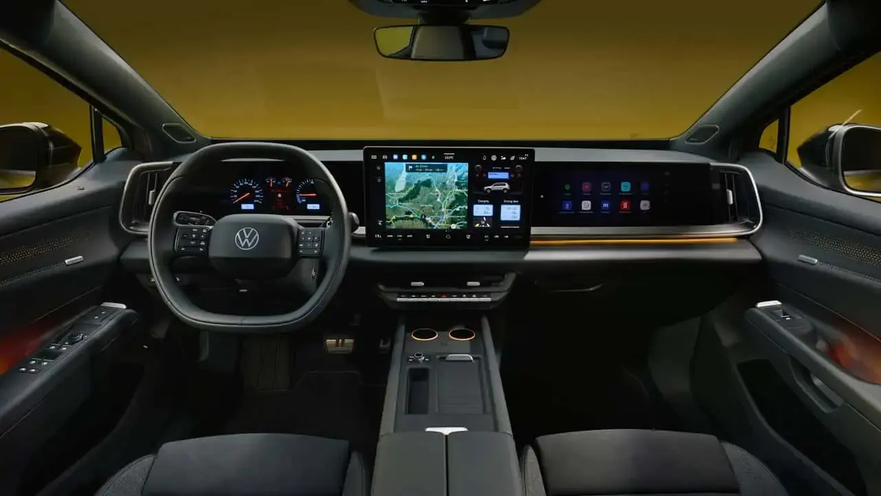 داشبورد و کابین داخلی خودروی فولکس‌واگن (Volkswagen) ID. Tiguan با نمایشگرهای دیجیتال